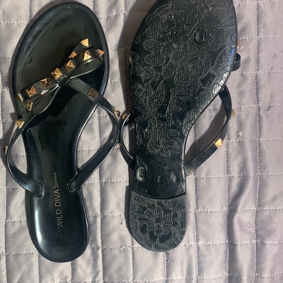 sandals - Picture 2 of 2